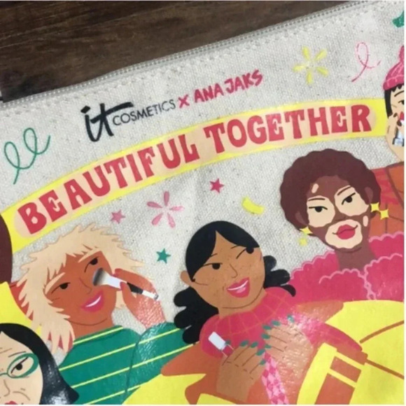 it Cosmetics x Ana Jacks Cosmetic Bag | Makeup Bag | Cosmetics Bag - Picture 8 of 9